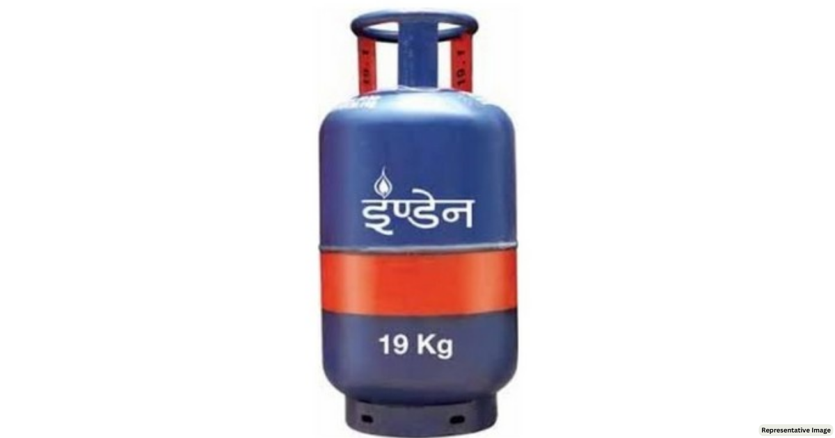 Commercial LPG cylinder prices slashed by Rs 171.5 per unit